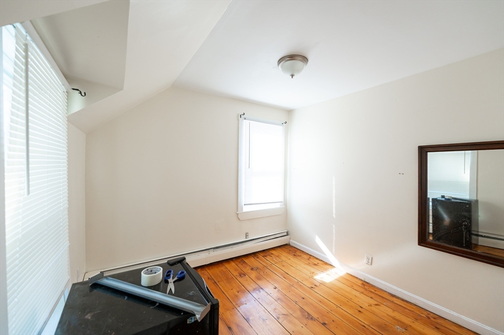 13 Woodland St Property Photo 26