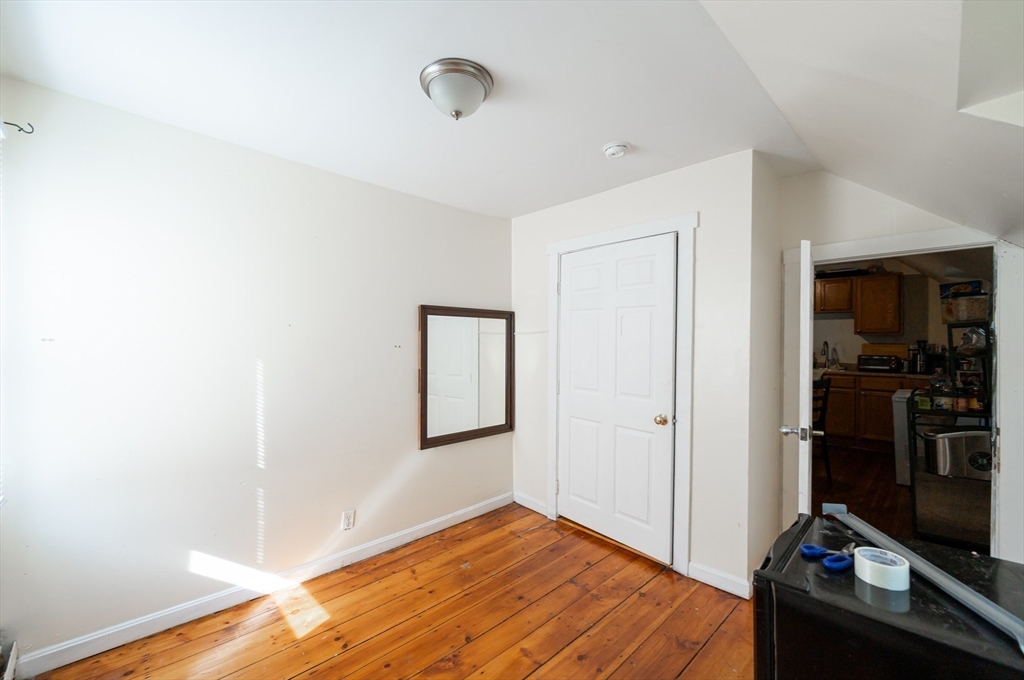13 Woodland St Property Photo 27