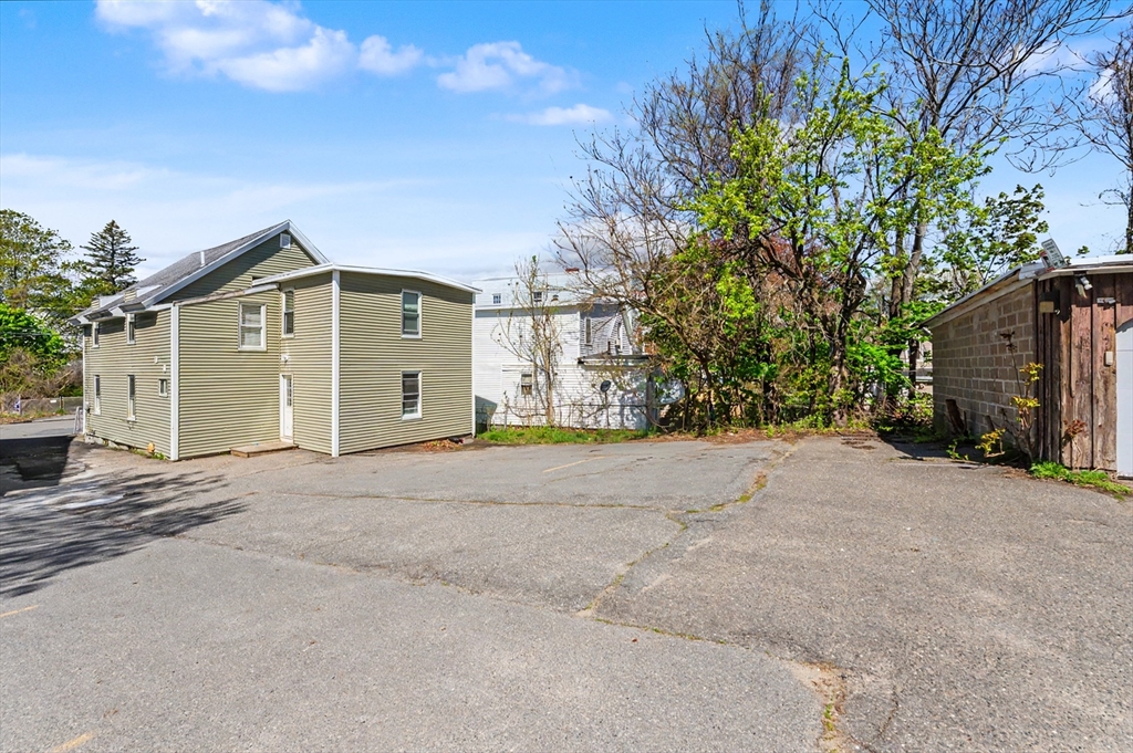 13 Woodland St Property Photo 32
