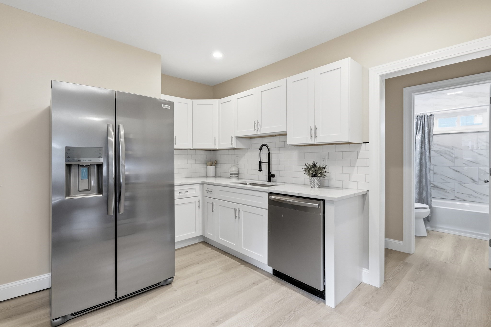 50-52 Sycamore St Property Photo 2