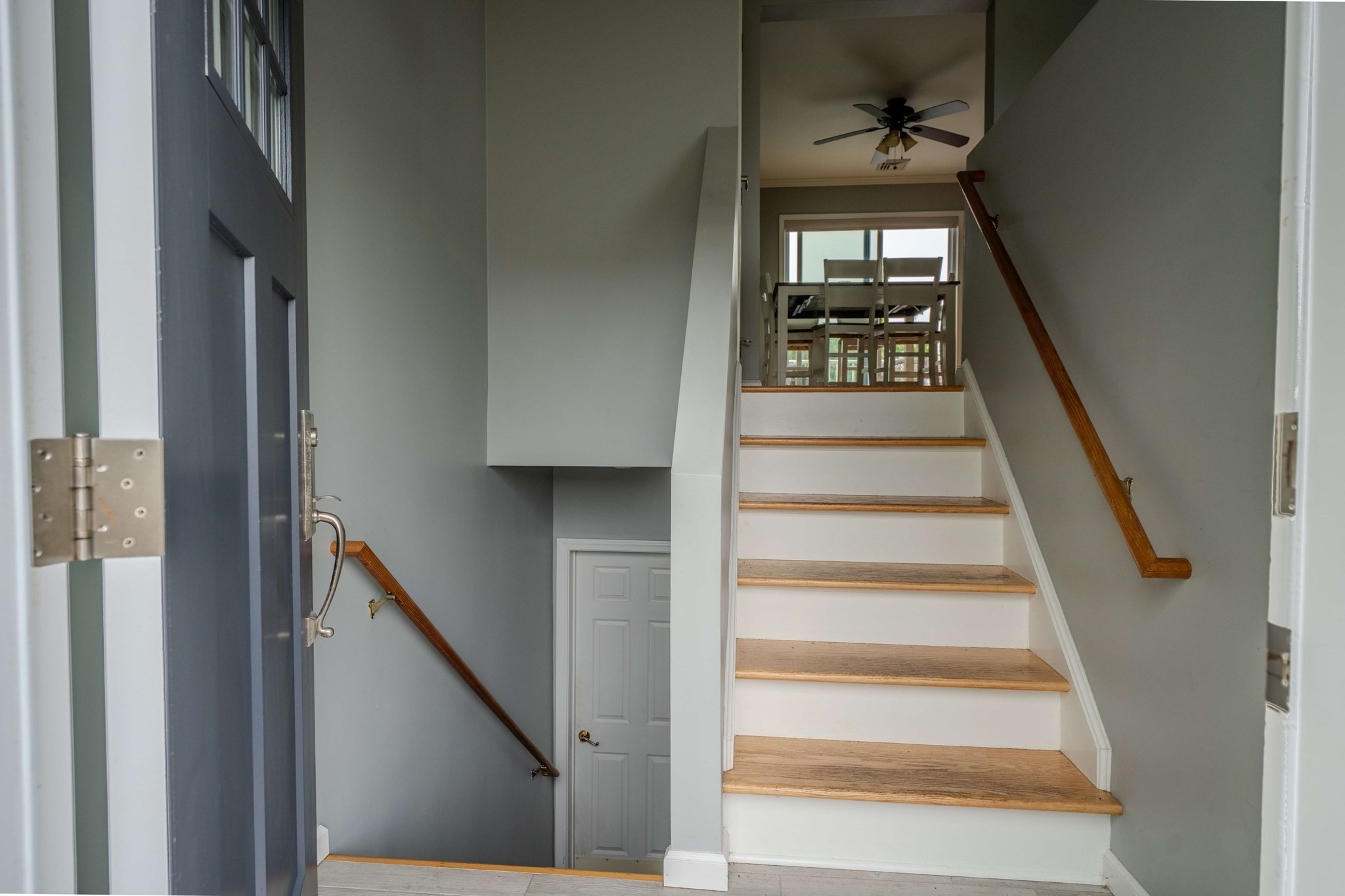 360 Perron Ave Property Photo 4