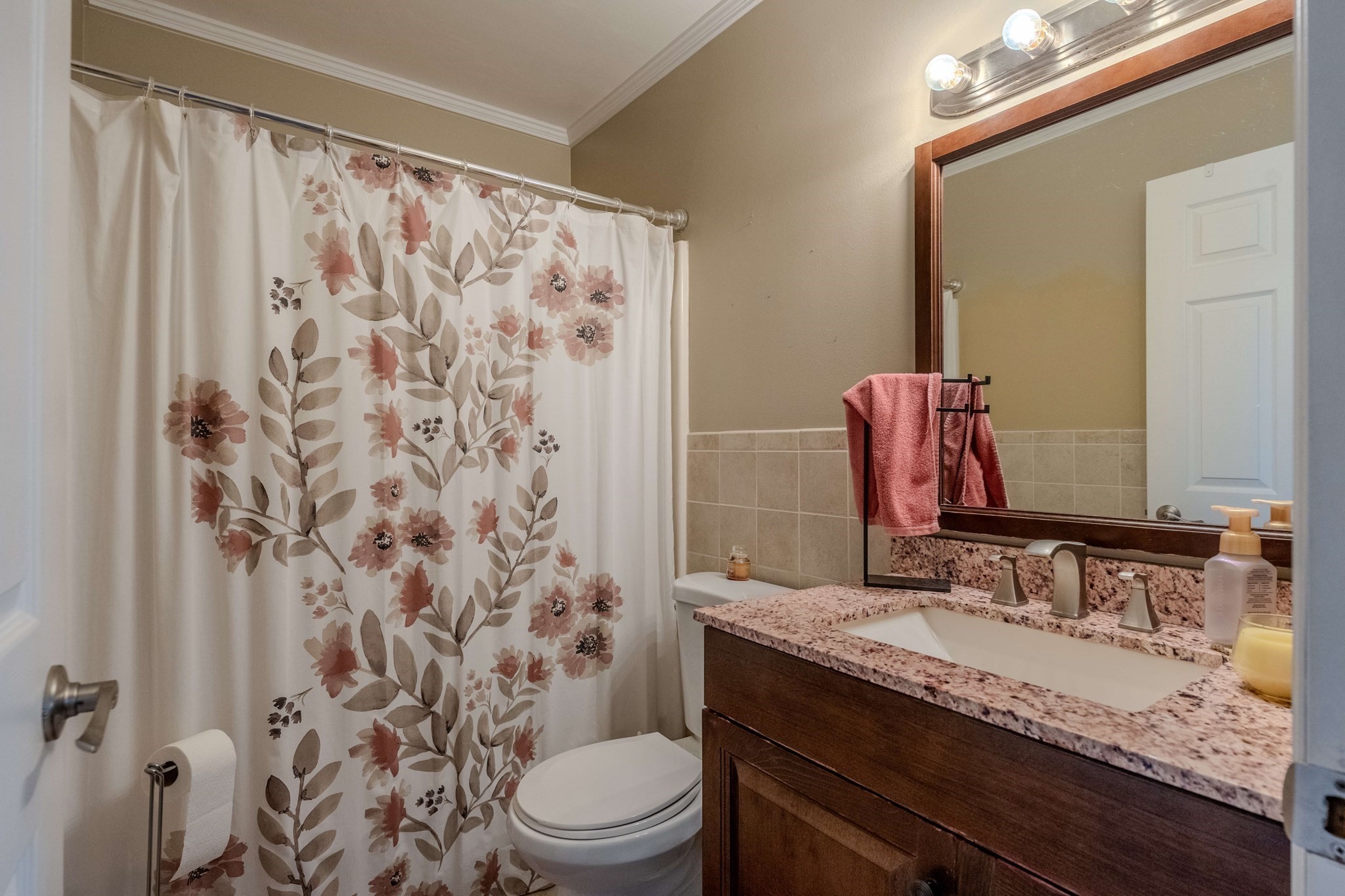 360 Perron Ave Property Photo 16