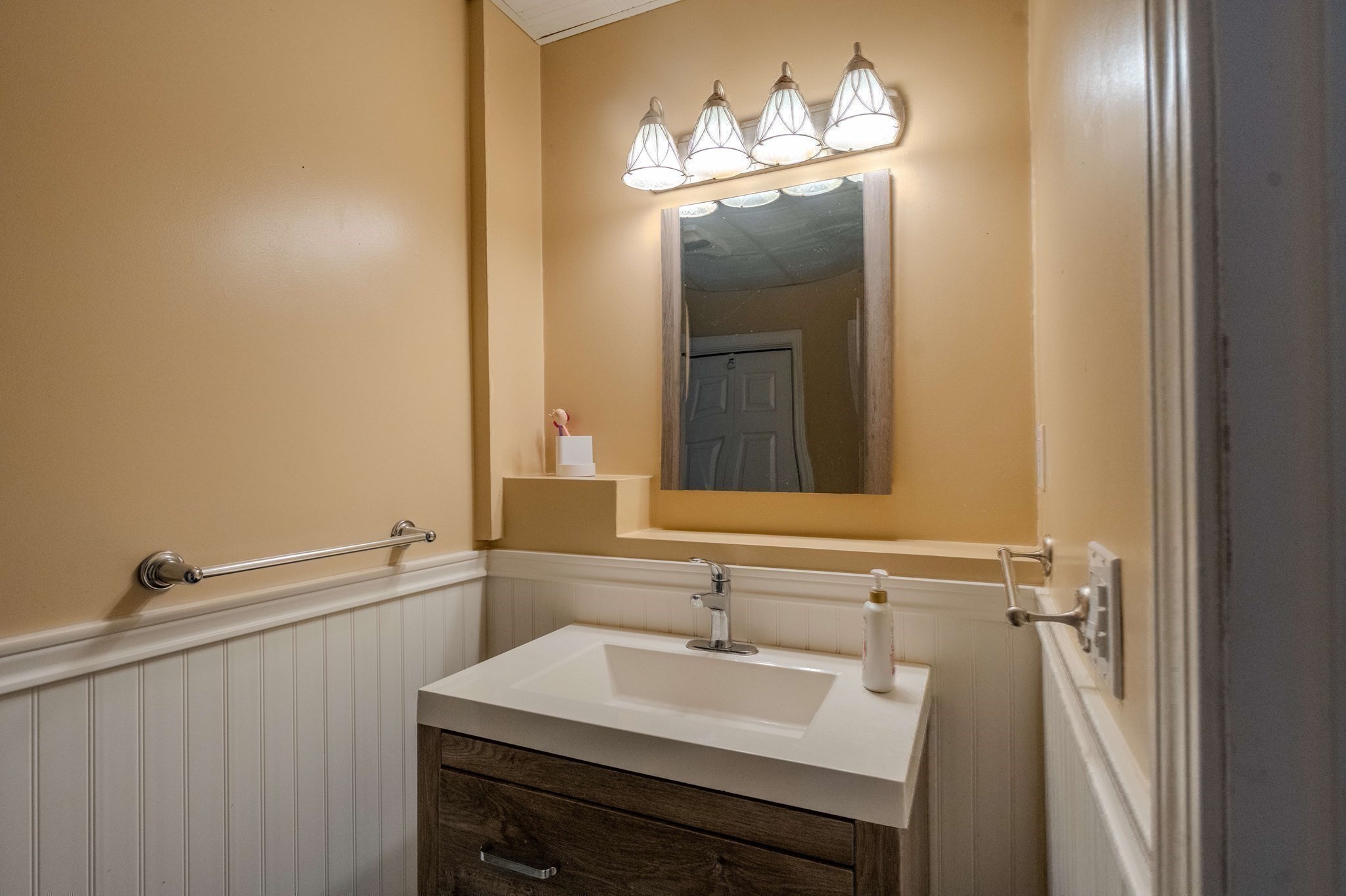 360 Perron Ave Property Photo 27
