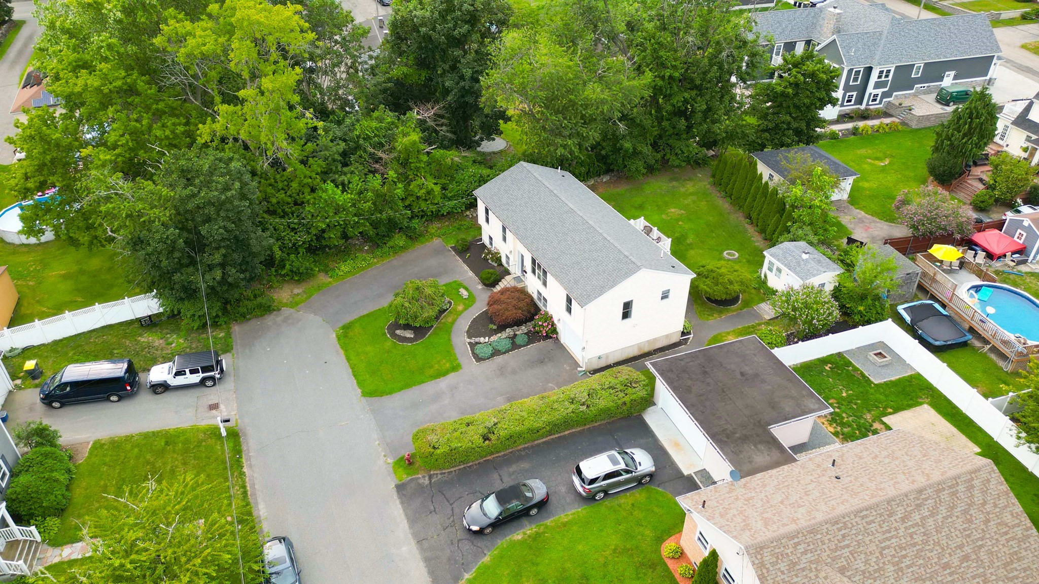 360 Perron Ave Property Photo 29