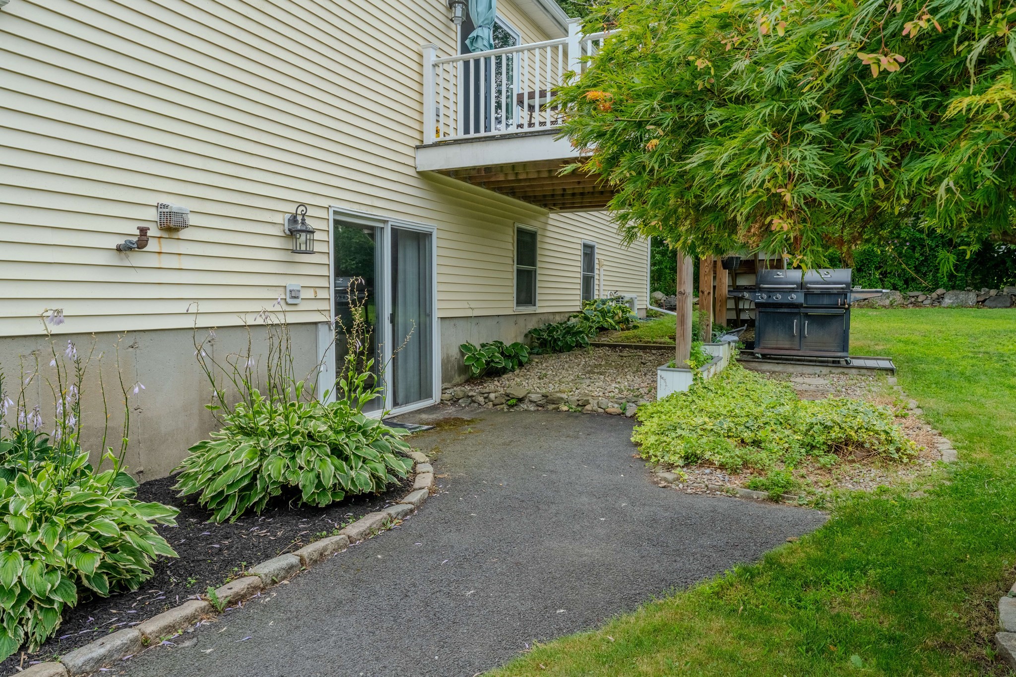 360 Perron Ave Property Photo 34