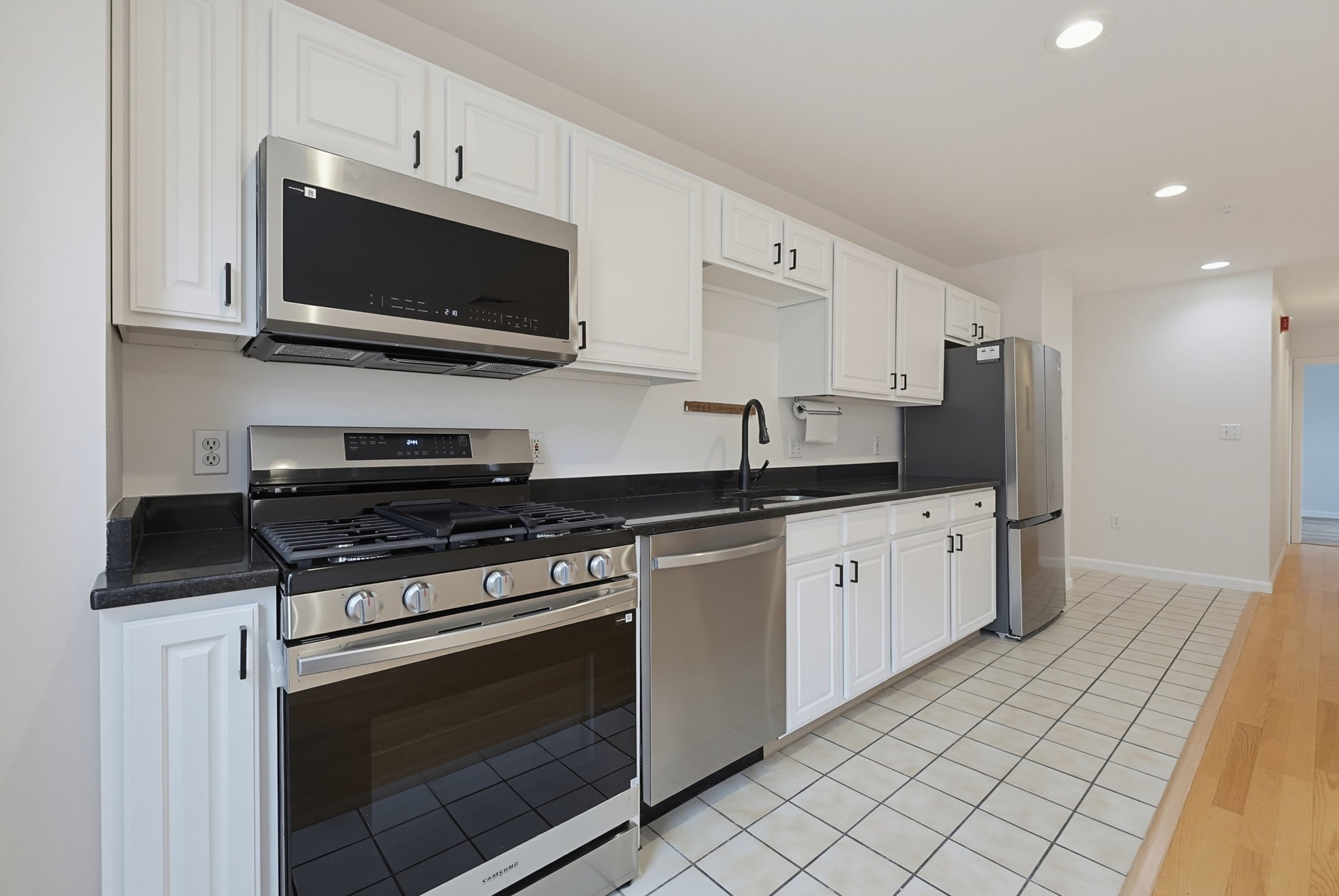 1 Davenport Street # 8 Property Photo 3