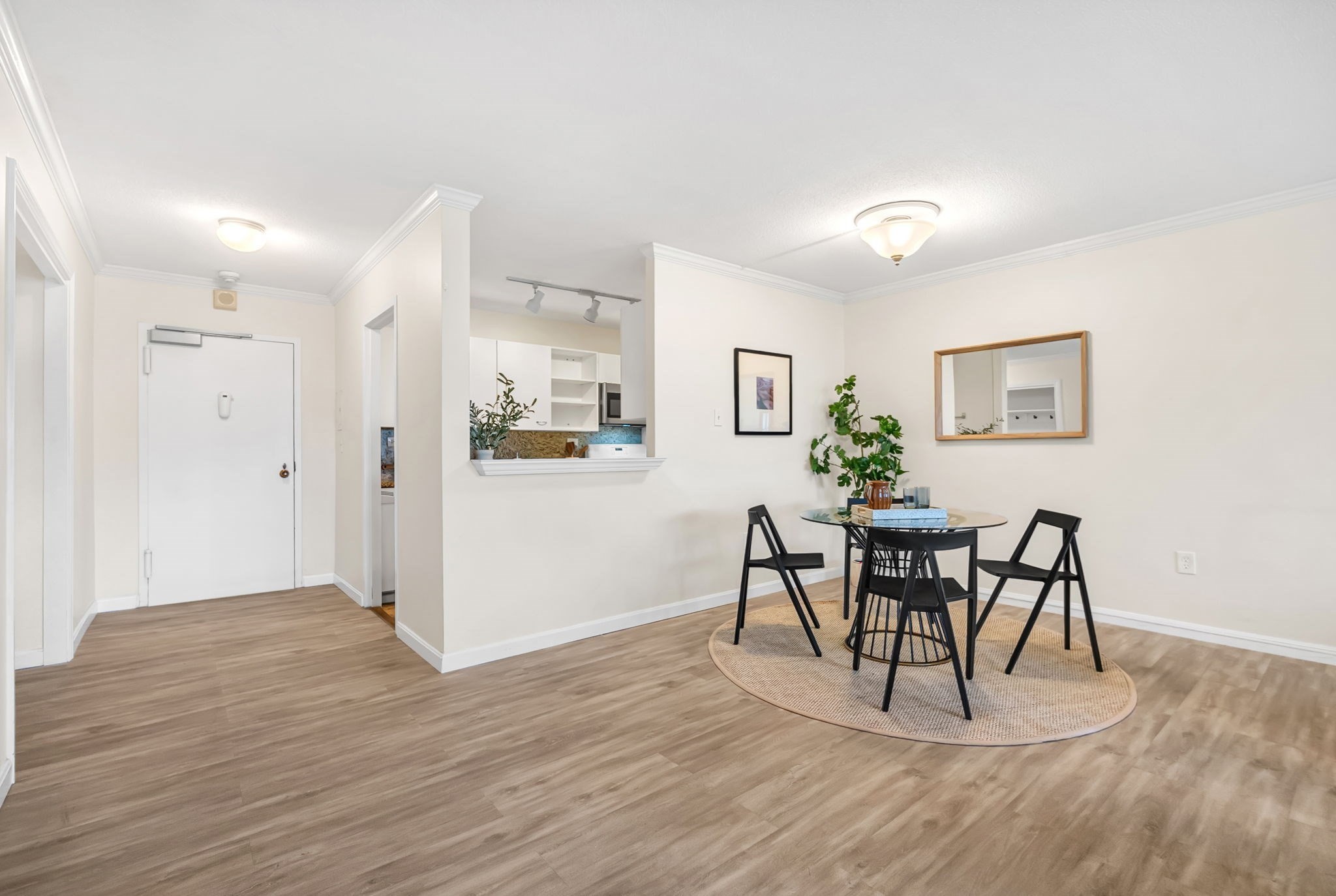 9 Hawthorne Pl # 7h Property Photo 3