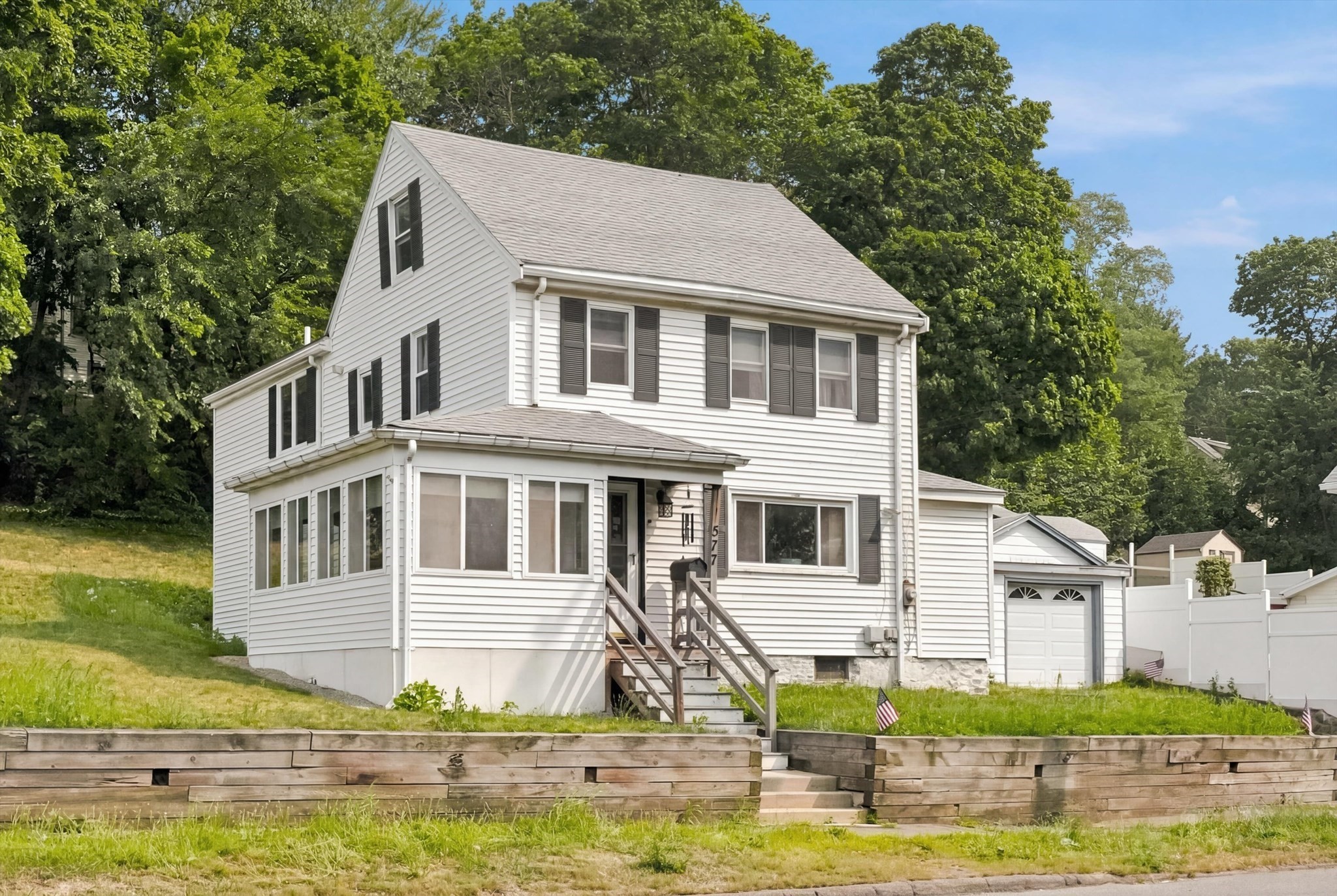277 Lincoln Ave Property Photo 1