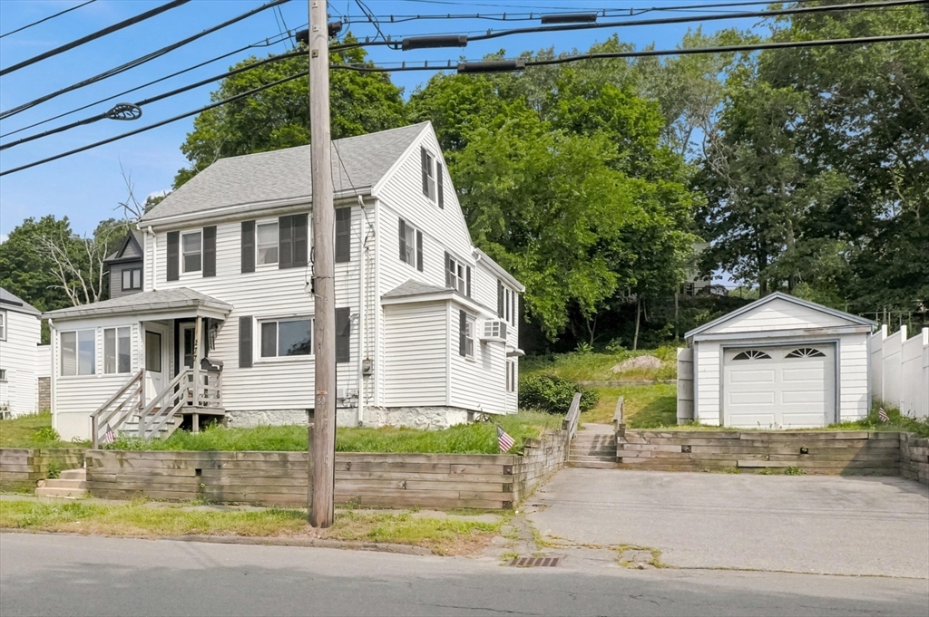 277 Lincoln Ave Property Photo 2