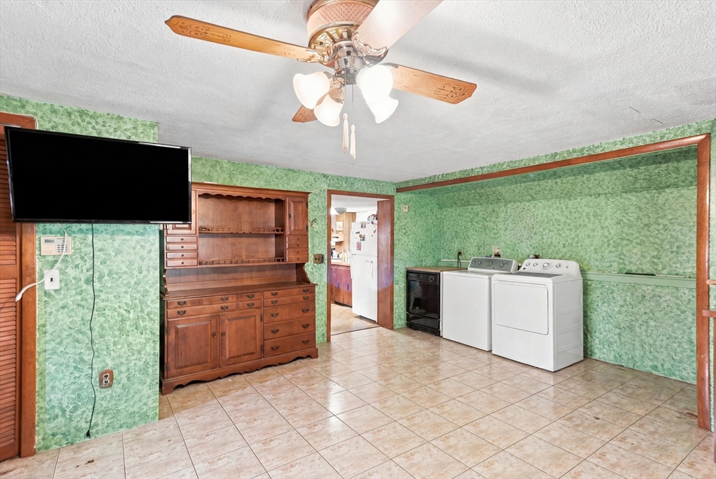 277 Lincoln Ave Property Photo 6