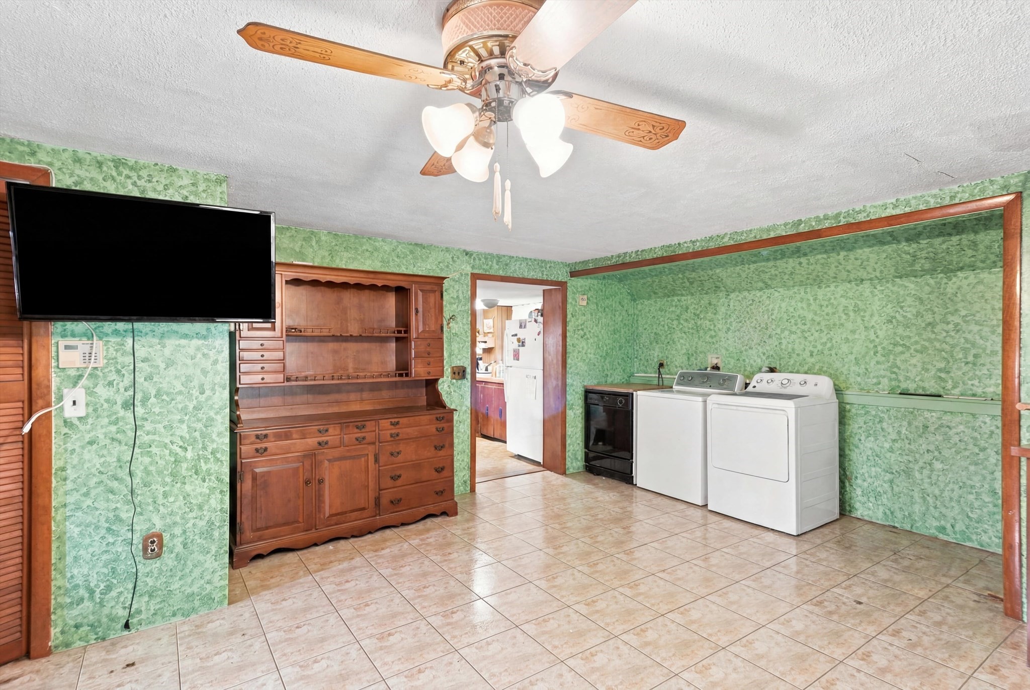 277 Lincoln Ave Property Photo 6