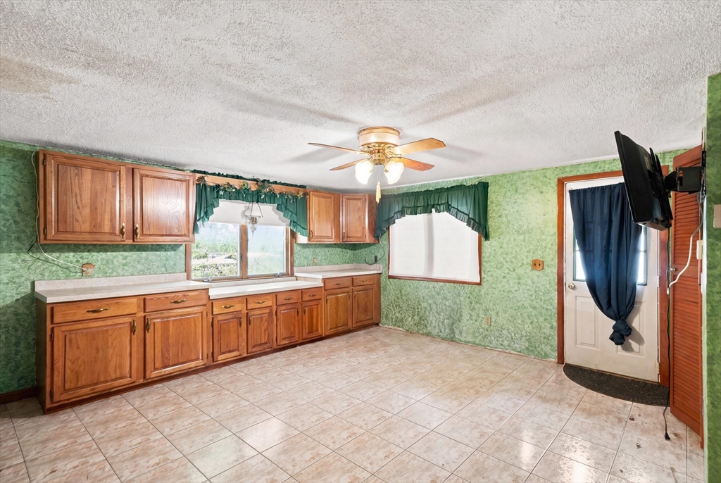 277 Lincoln Ave Property Photo 7