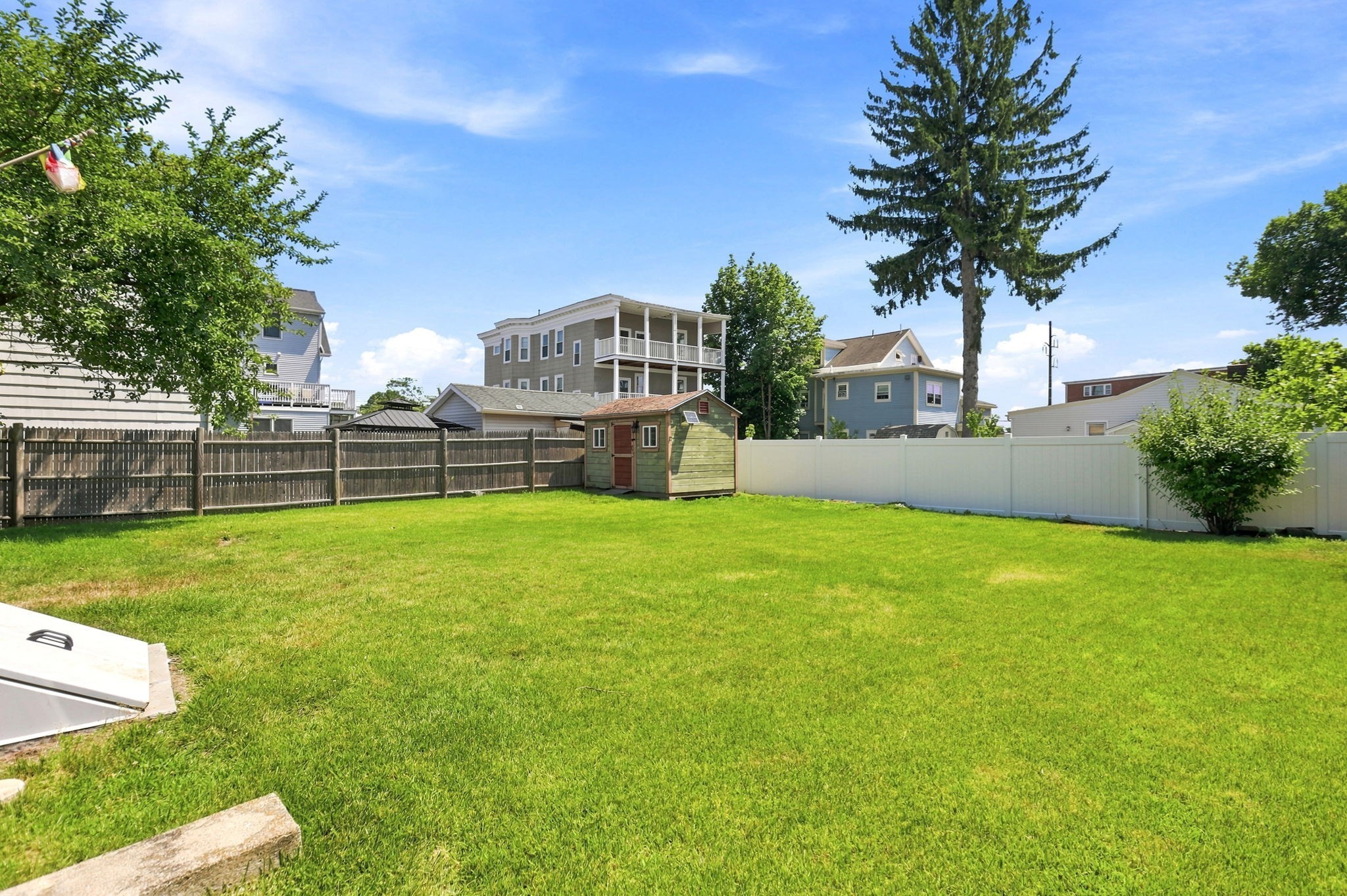 223 Webster St Property Photo 36