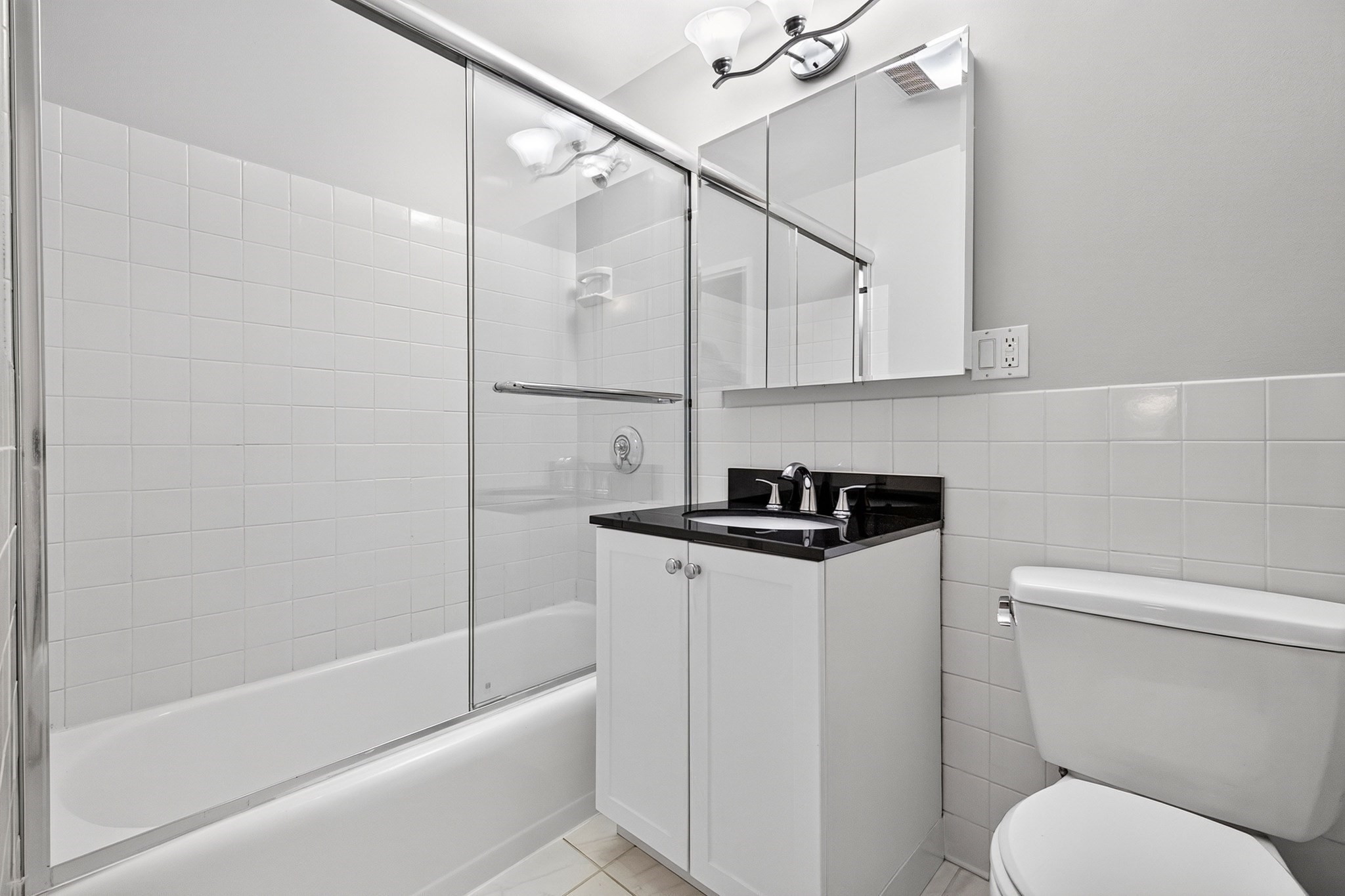 1600 Beacon St # 904 Property Photo 6