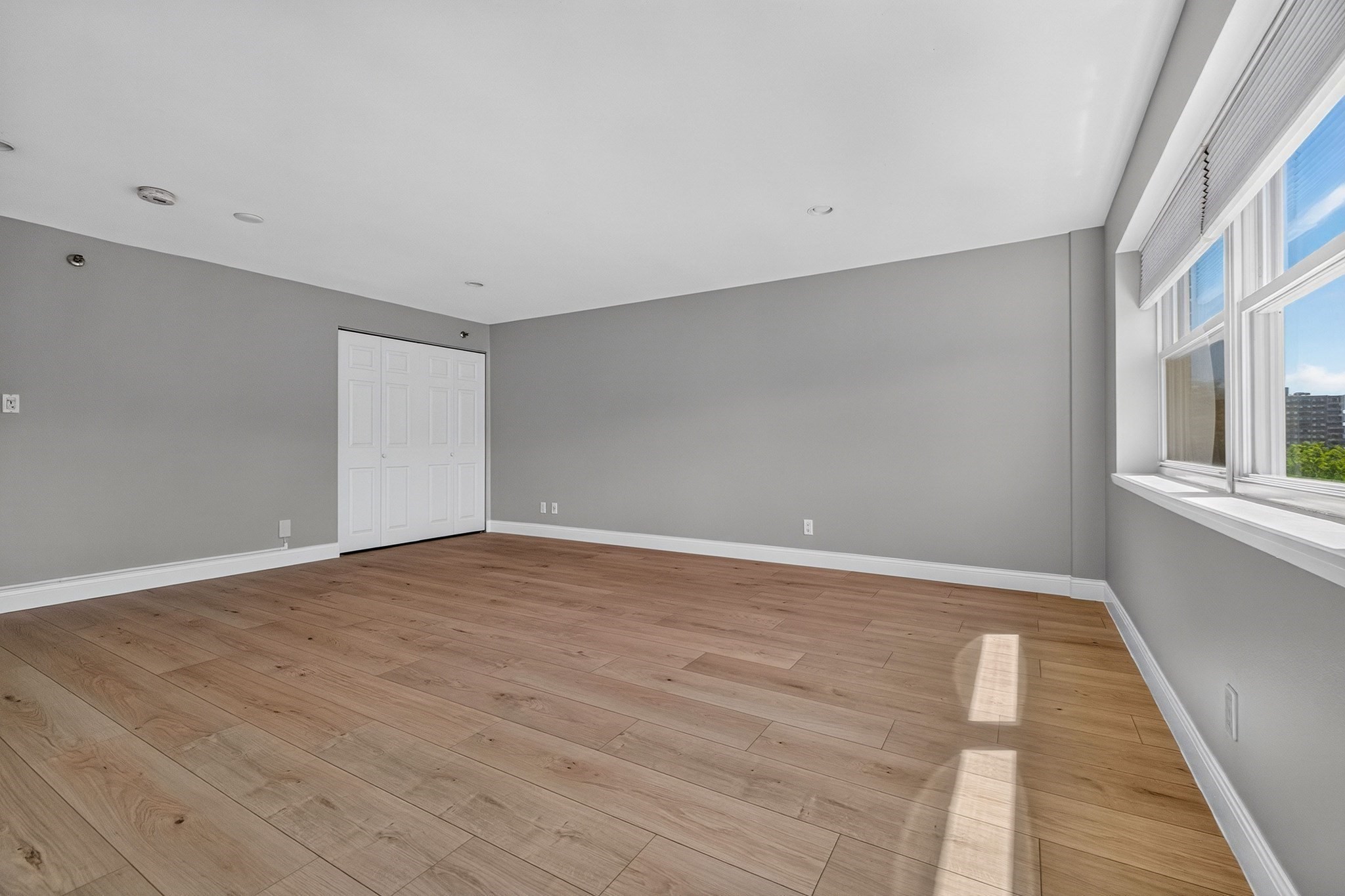 1600 Beacon St # 904 Property Photo 9