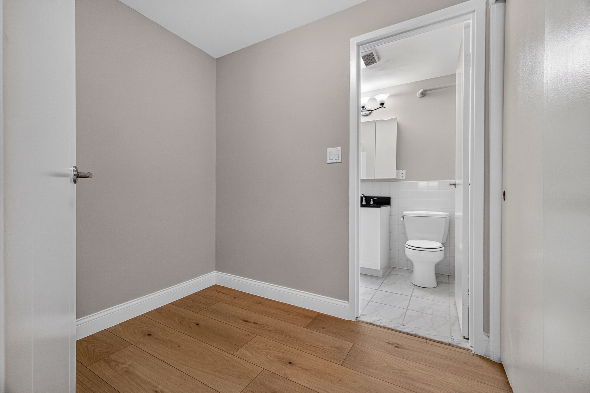 1600 Beacon St # 904 Property Photo 17