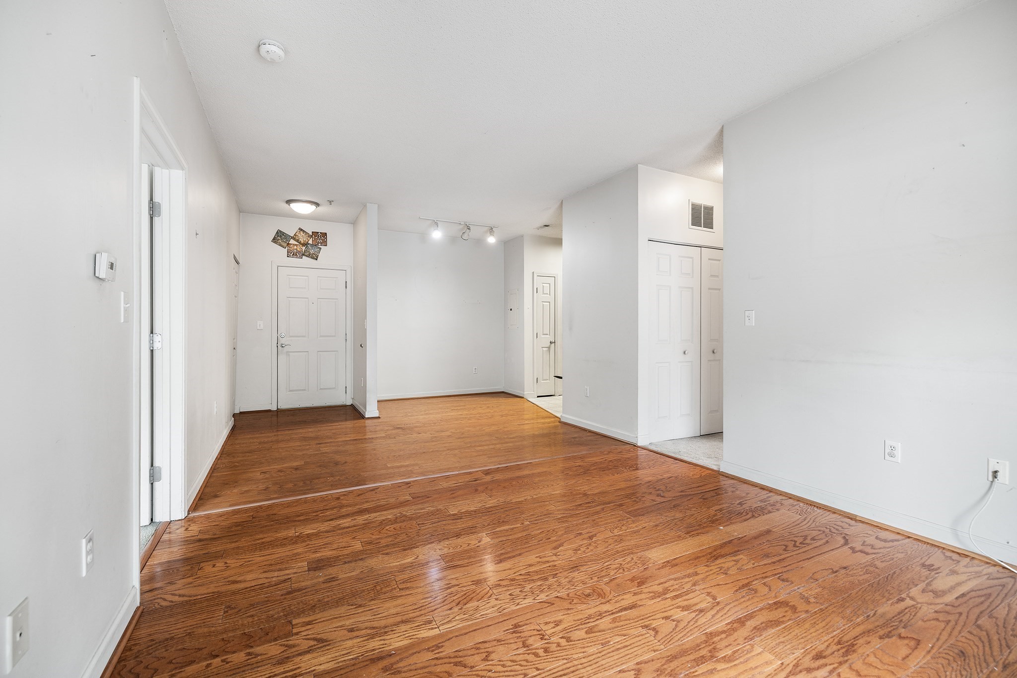 21 Hampshire Road # 105 Property Photo 5