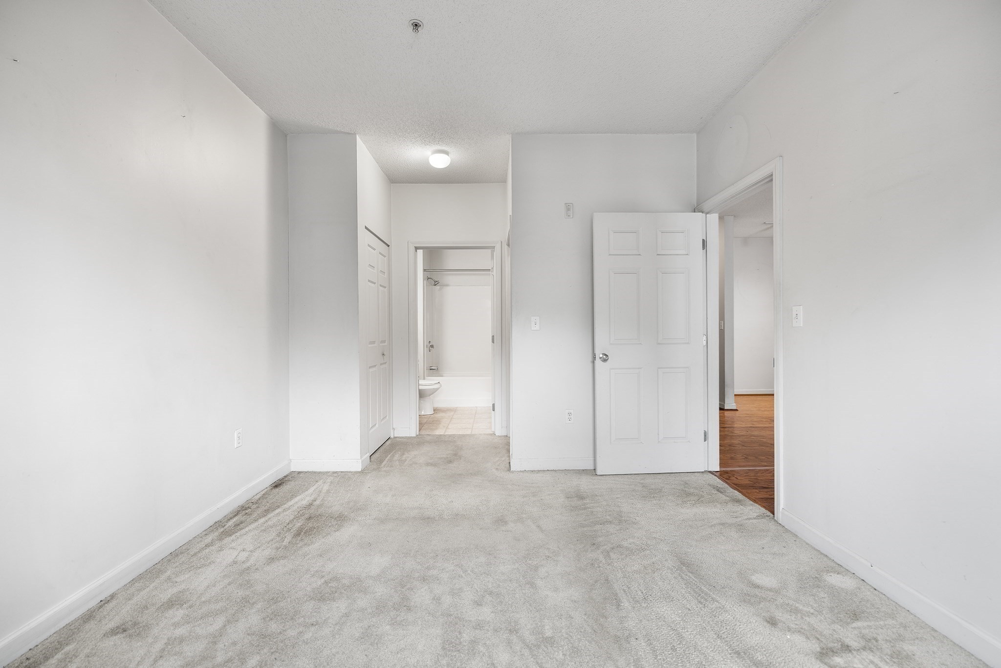 21 Hampshire Road # 105 Property Photo 11