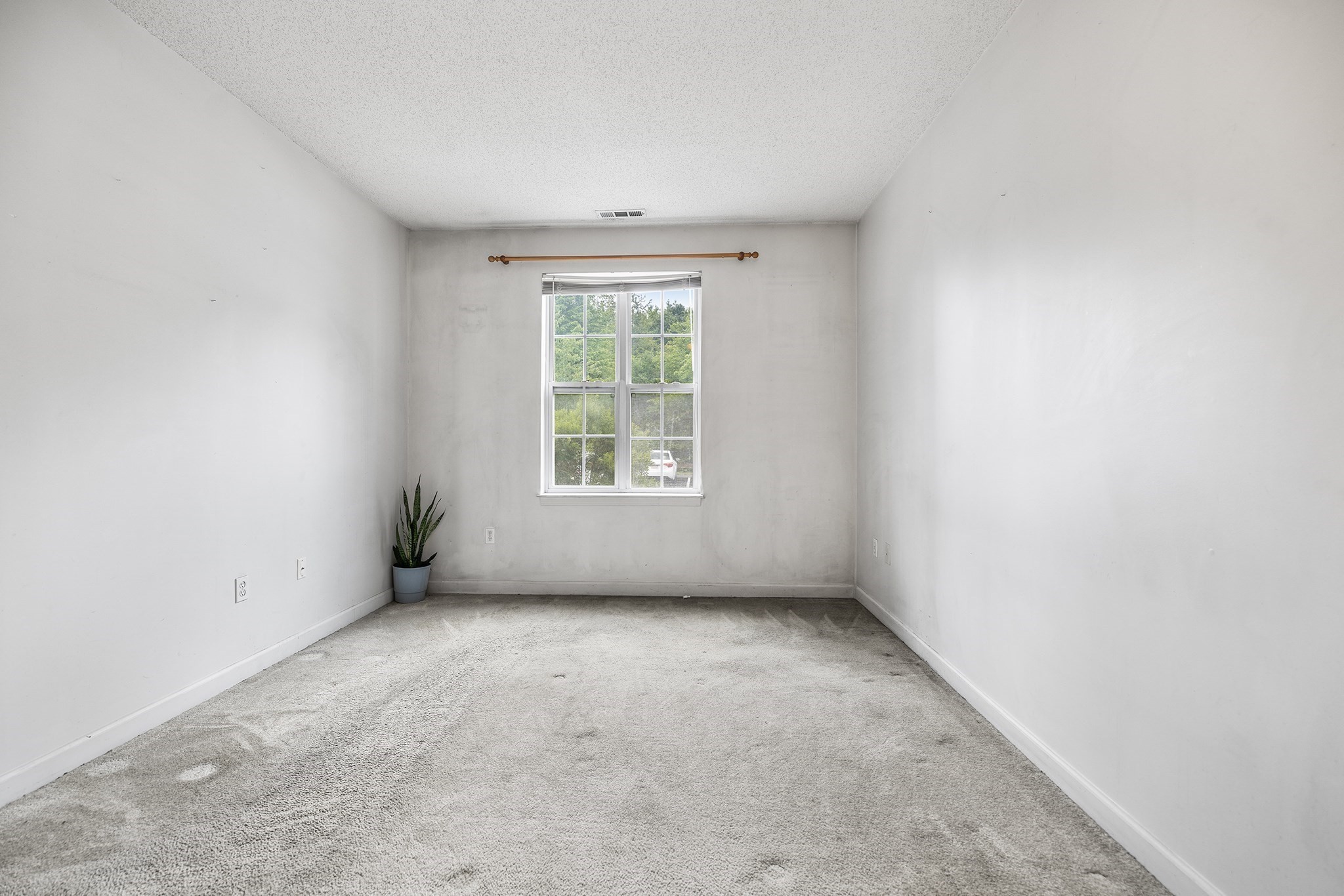 21 Hampshire Road # 105 Property Photo 13