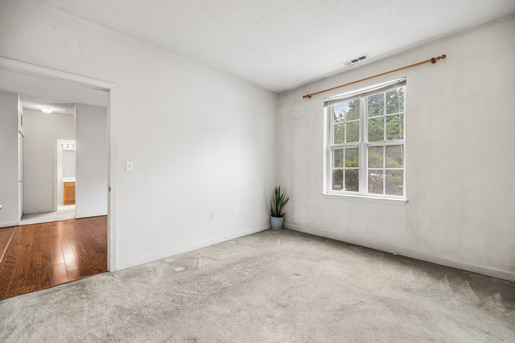21 Hampshire Road # 105 Property Photo 17