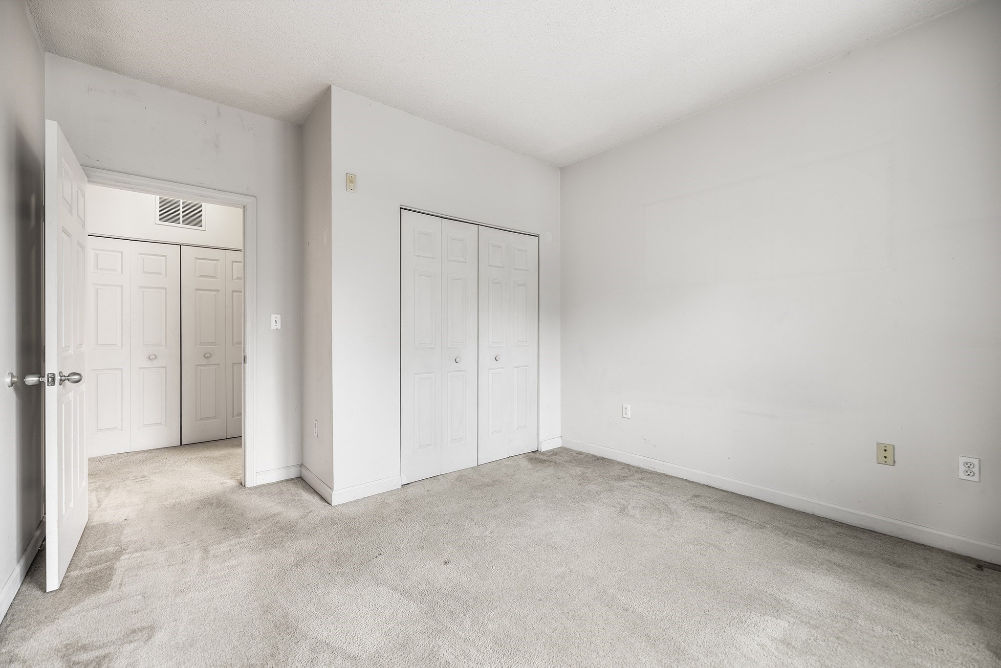 21 Hampshire Road # 105 Property Photo 22