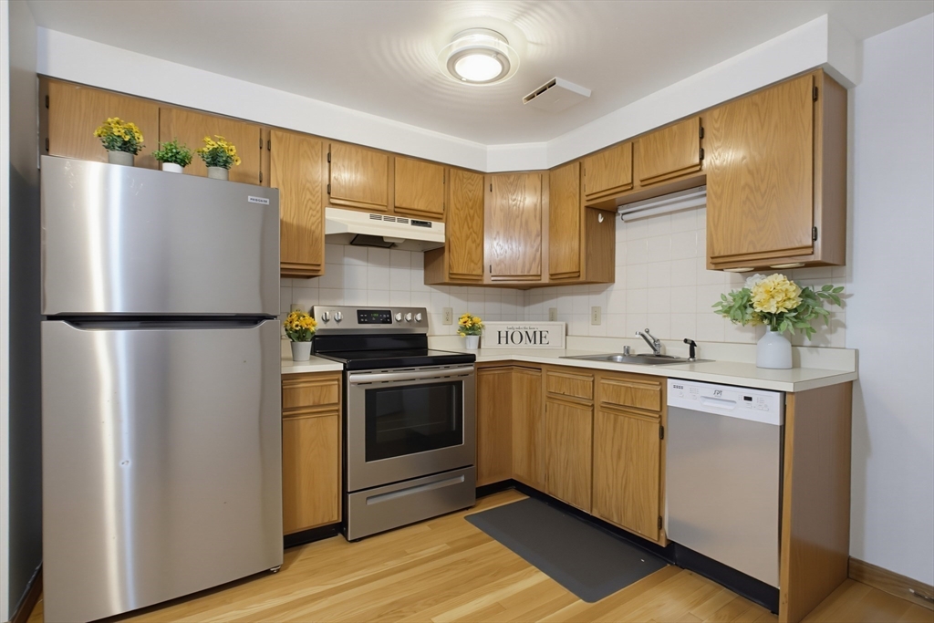 45 Cross St # 21 Property Photo 4