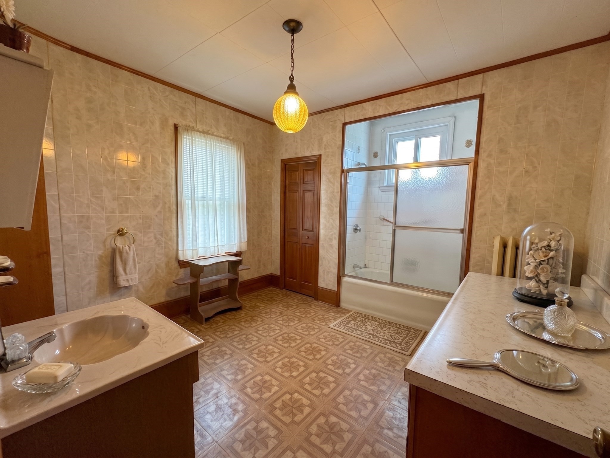 124 Clara St Property Photo 7