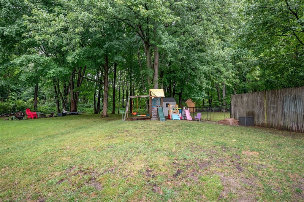 109 Pilgrim Rd # 109 Property Photo 2