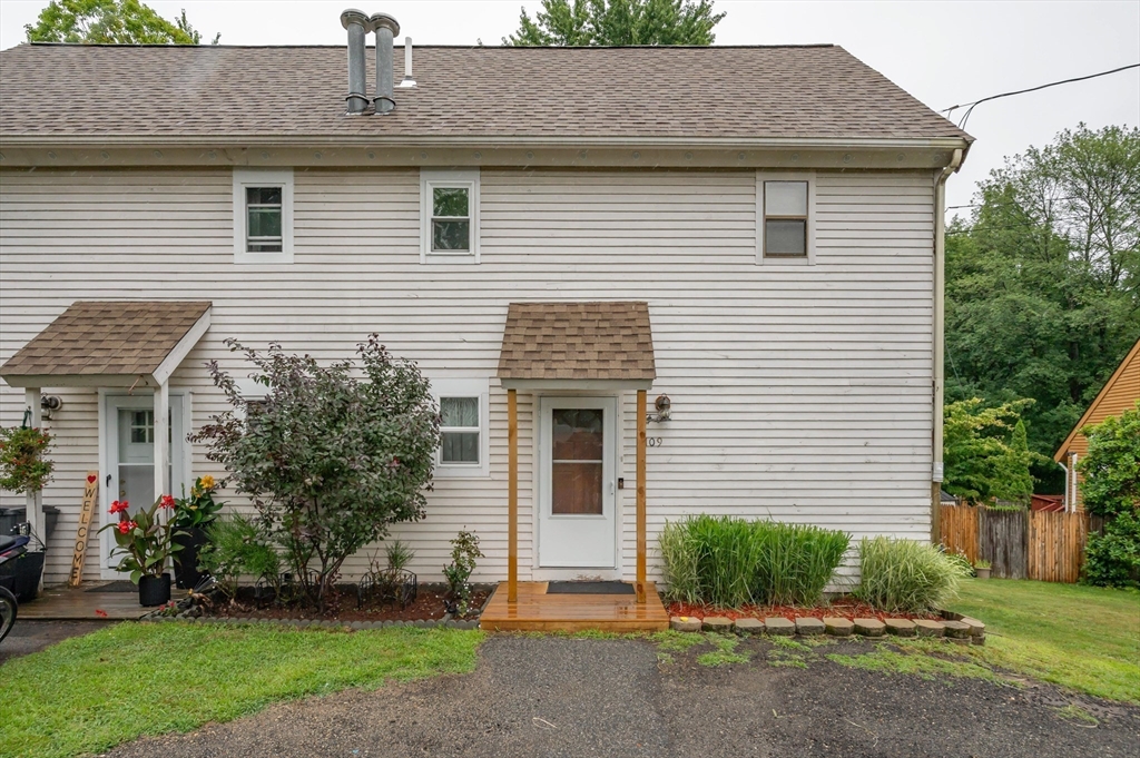 109 Pilgrim Rd # 109 Property Photo 3