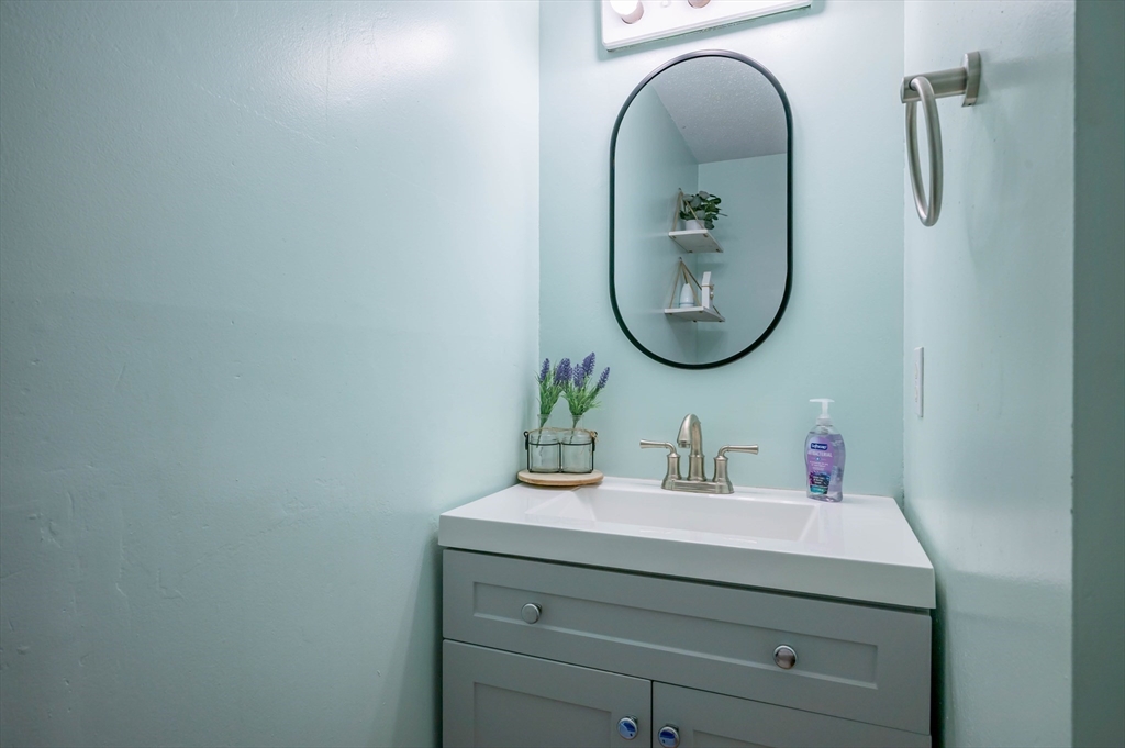 109 Pilgrim Rd # 109 Property Photo 36