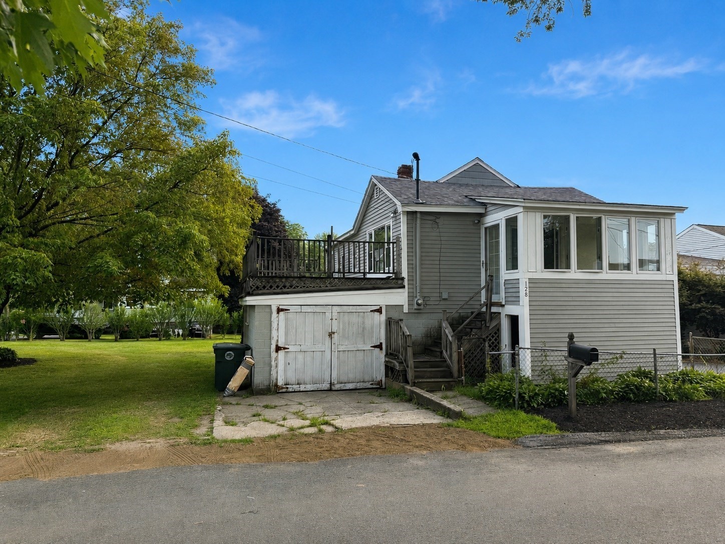128 Mablin Ave Property Photo 2