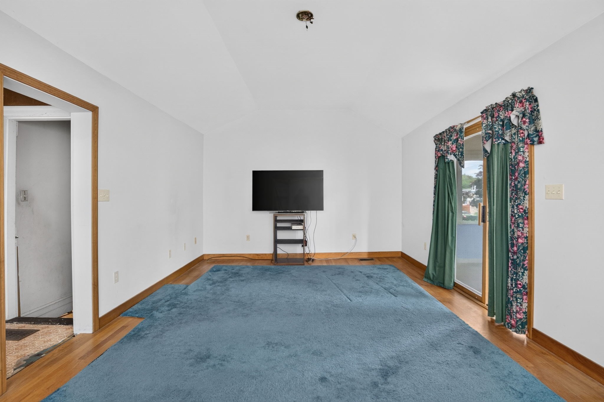 128 Mablin Ave Property Photo 9