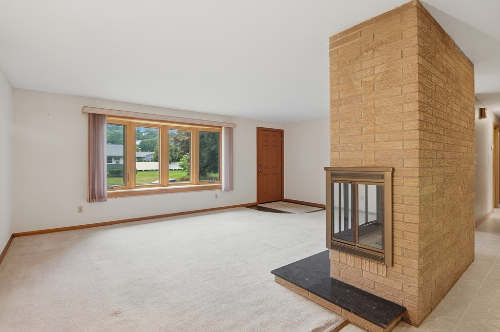 52 Thornton Road Property Photo 3