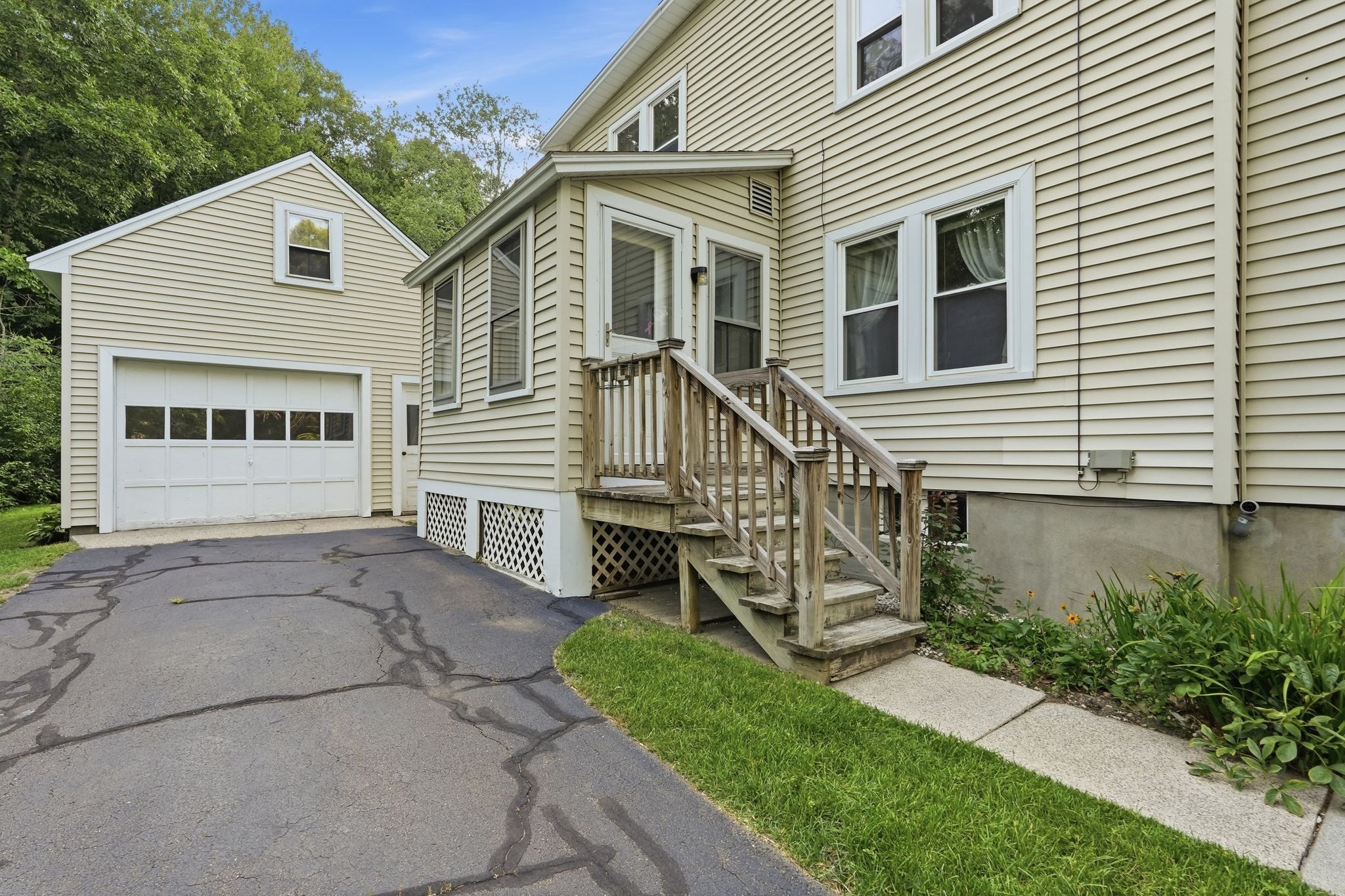 39 Water St Property Photo 4