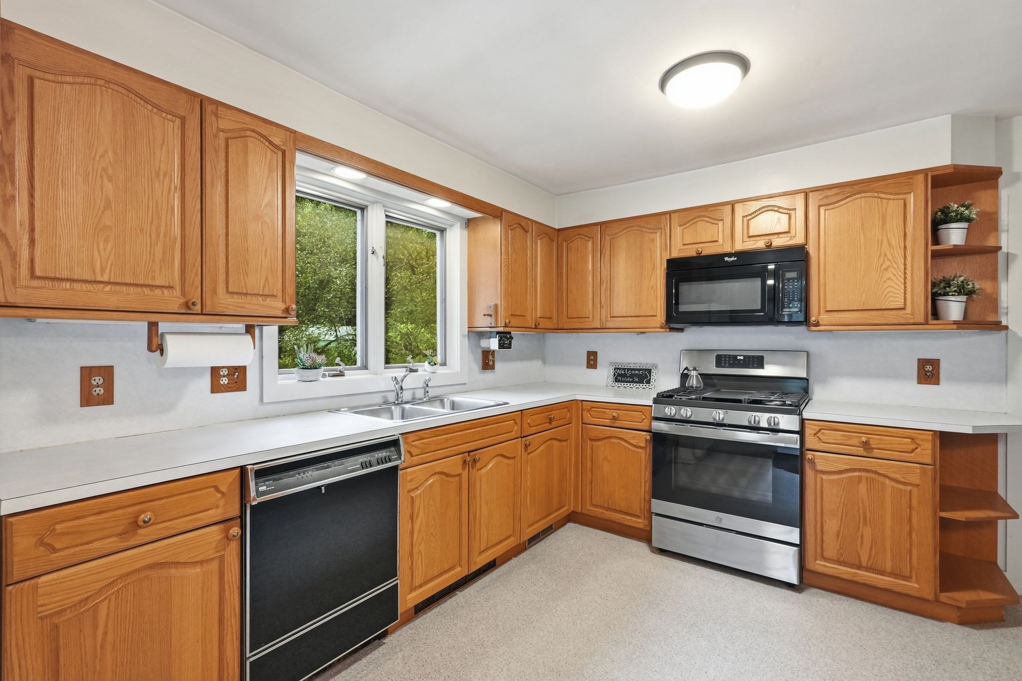 39 Water St Property Photo 18