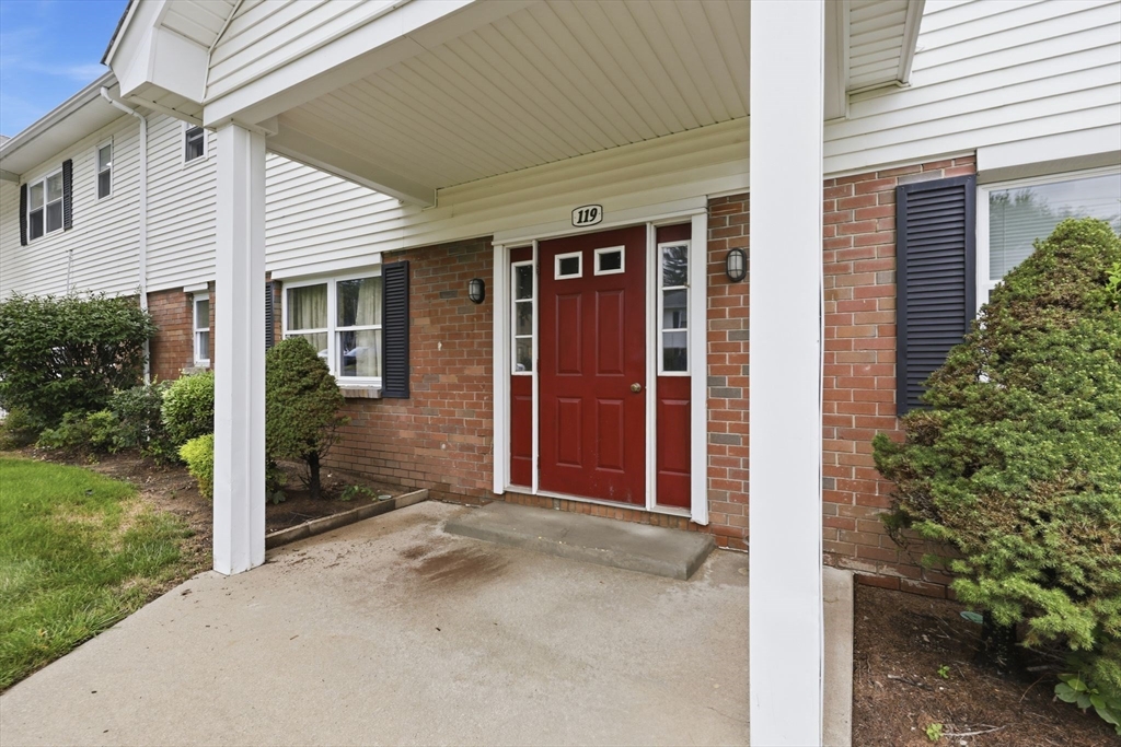 119 Colonial Cir # A Property Photo 5