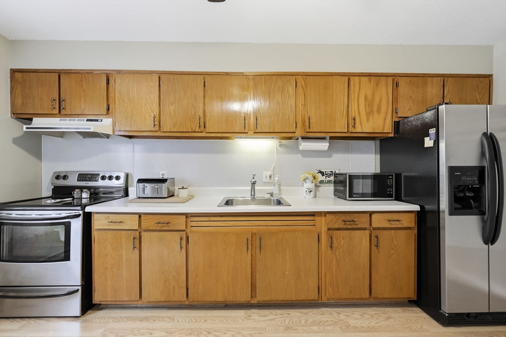 119 Colonial Cir # A Property Photo 9