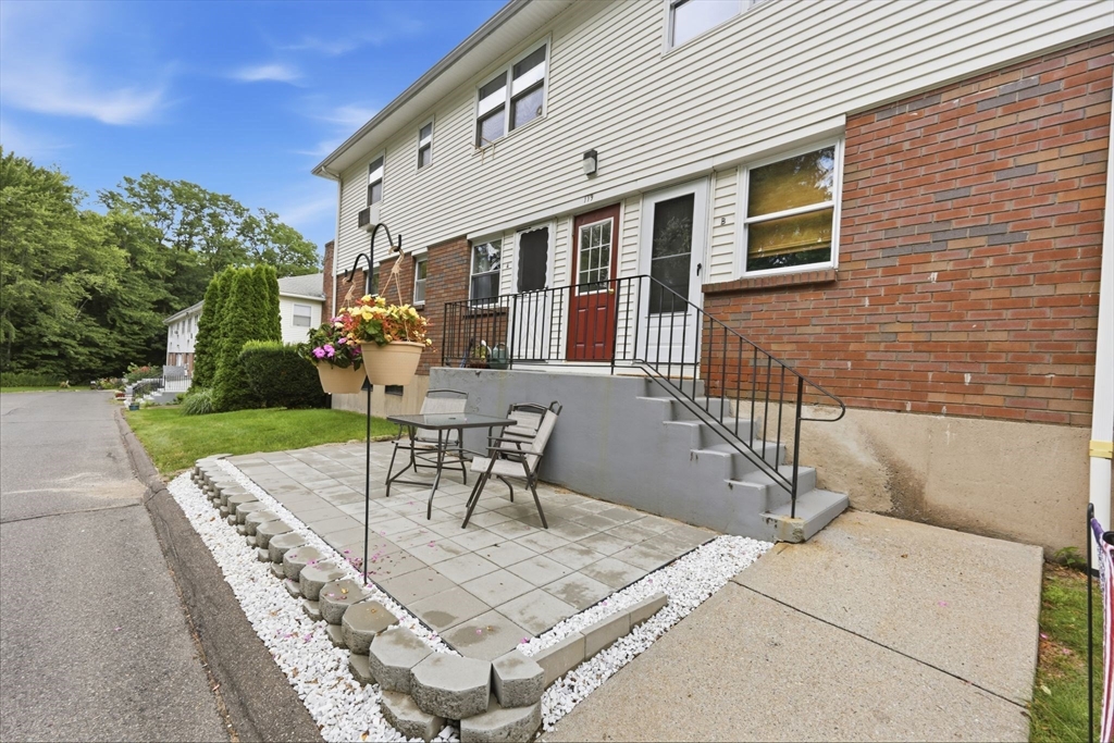119 Colonial Cir # A Property Photo 23