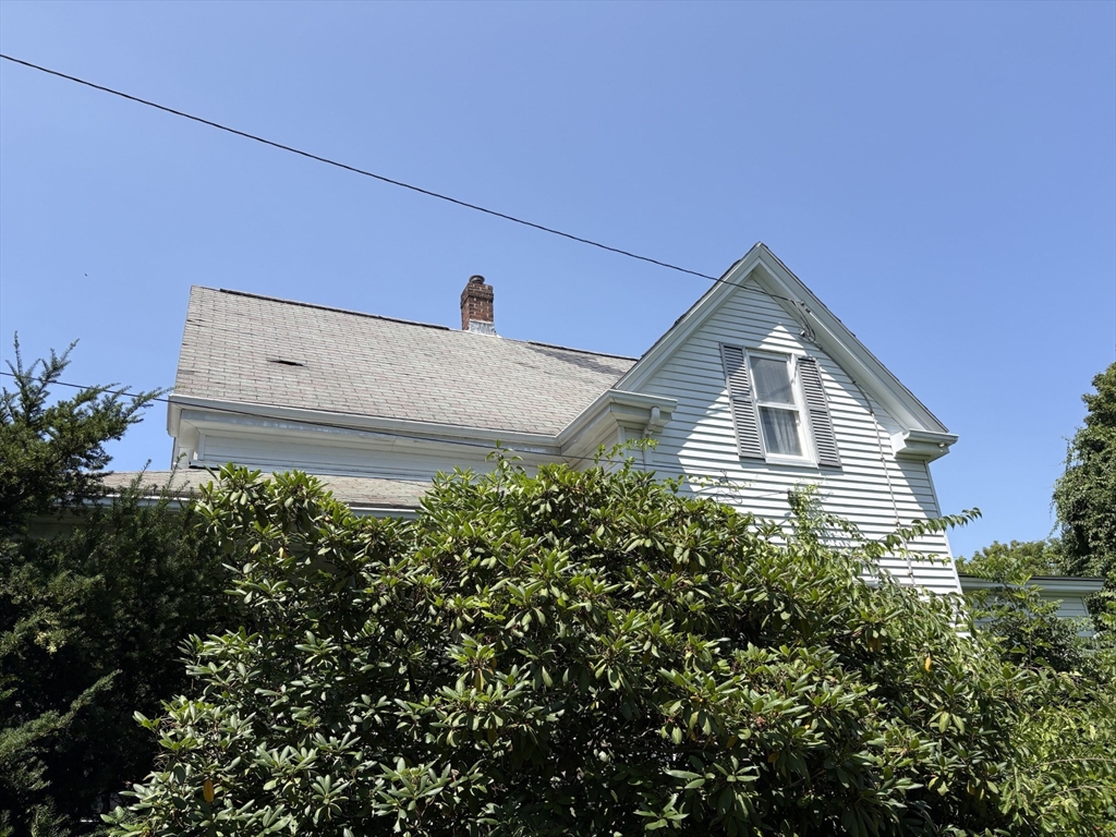 35 Emmons St Property Photo 4