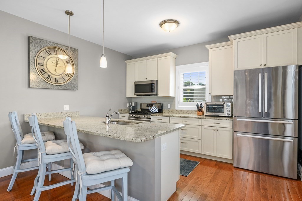 637 Gifford St # 15b Property Photo 3