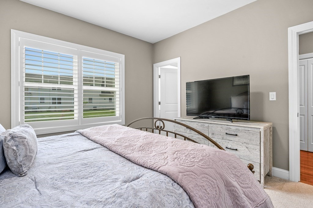 637 Gifford St # 15b Property Photo 7