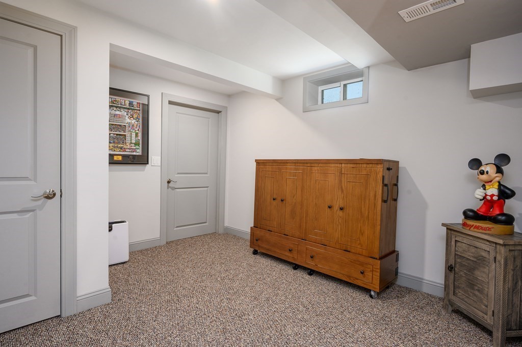 637 Gifford St # 15b Property Photo 22