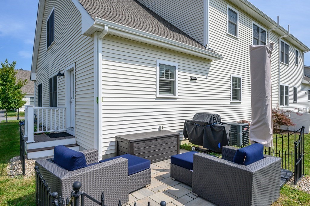 637 Gifford St # 15b Property Photo 24