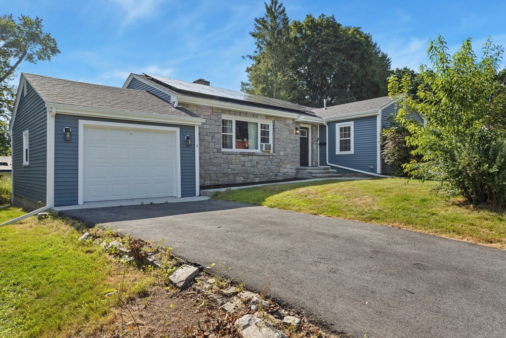 5 5th Ave Property Photo 3