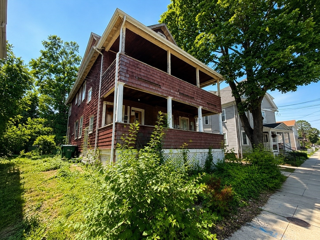 84 Orchard St Property Photo 3