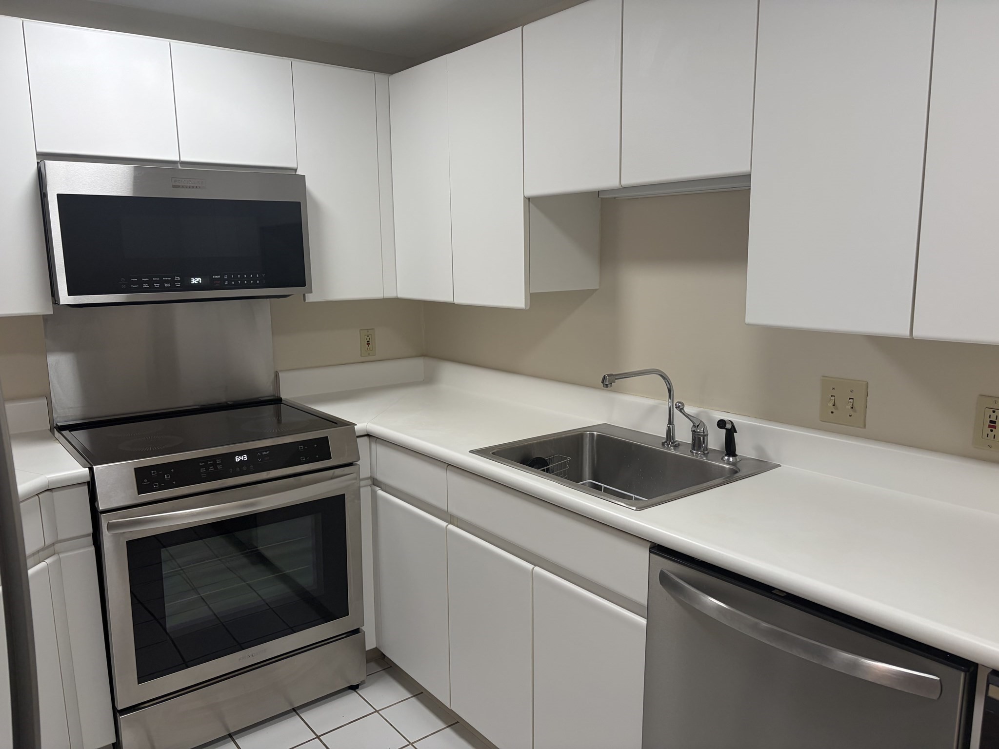 100 Fulton Street # 2t Property Photo 2