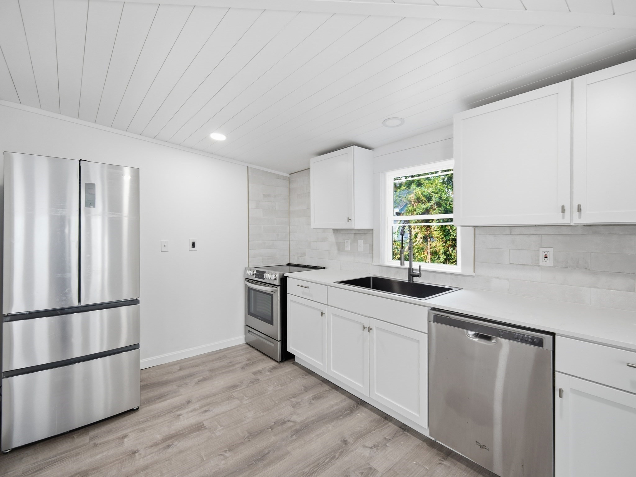 139 Spring St Property Photo 1