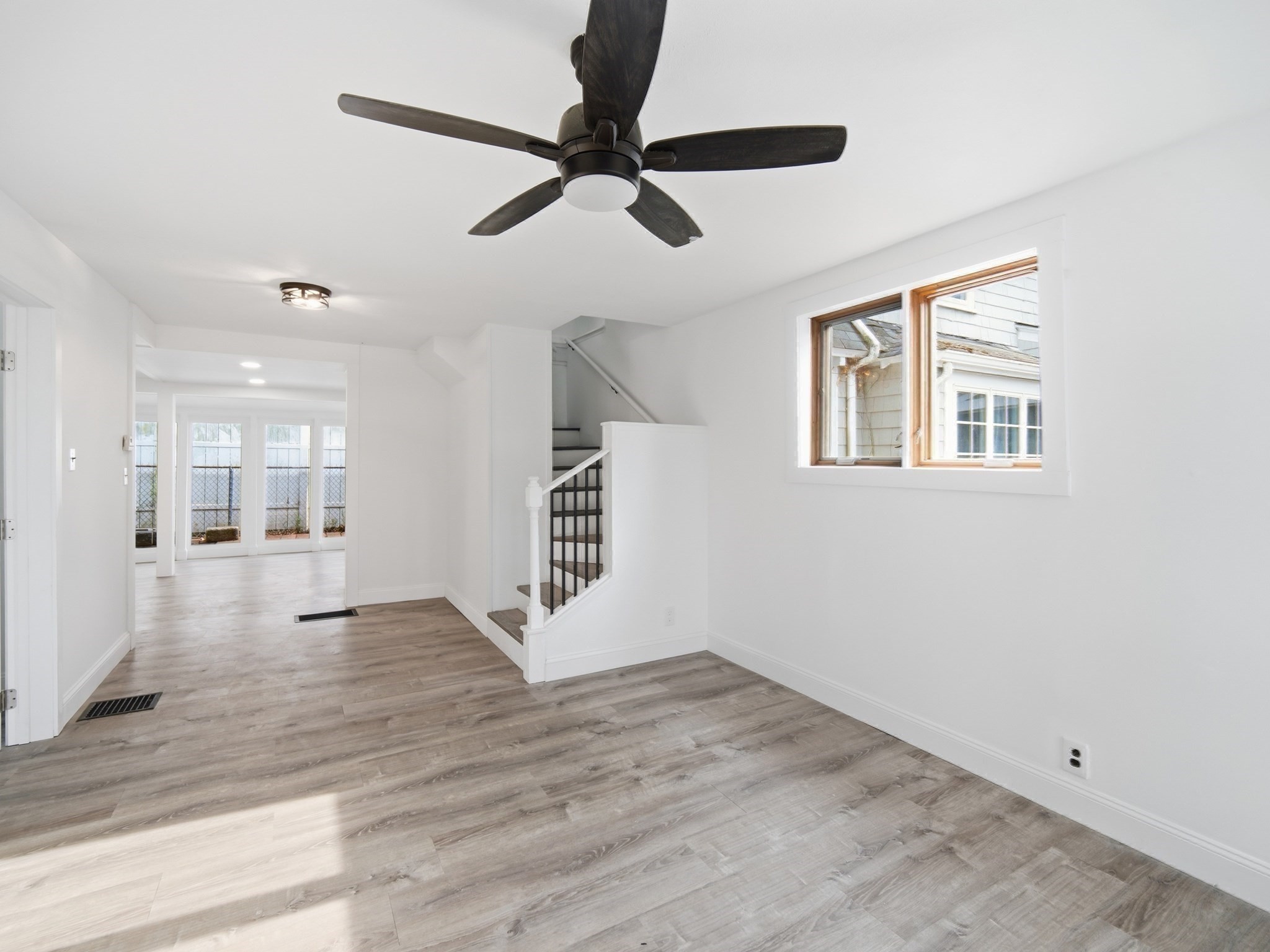 139 Spring St Property Photo 7