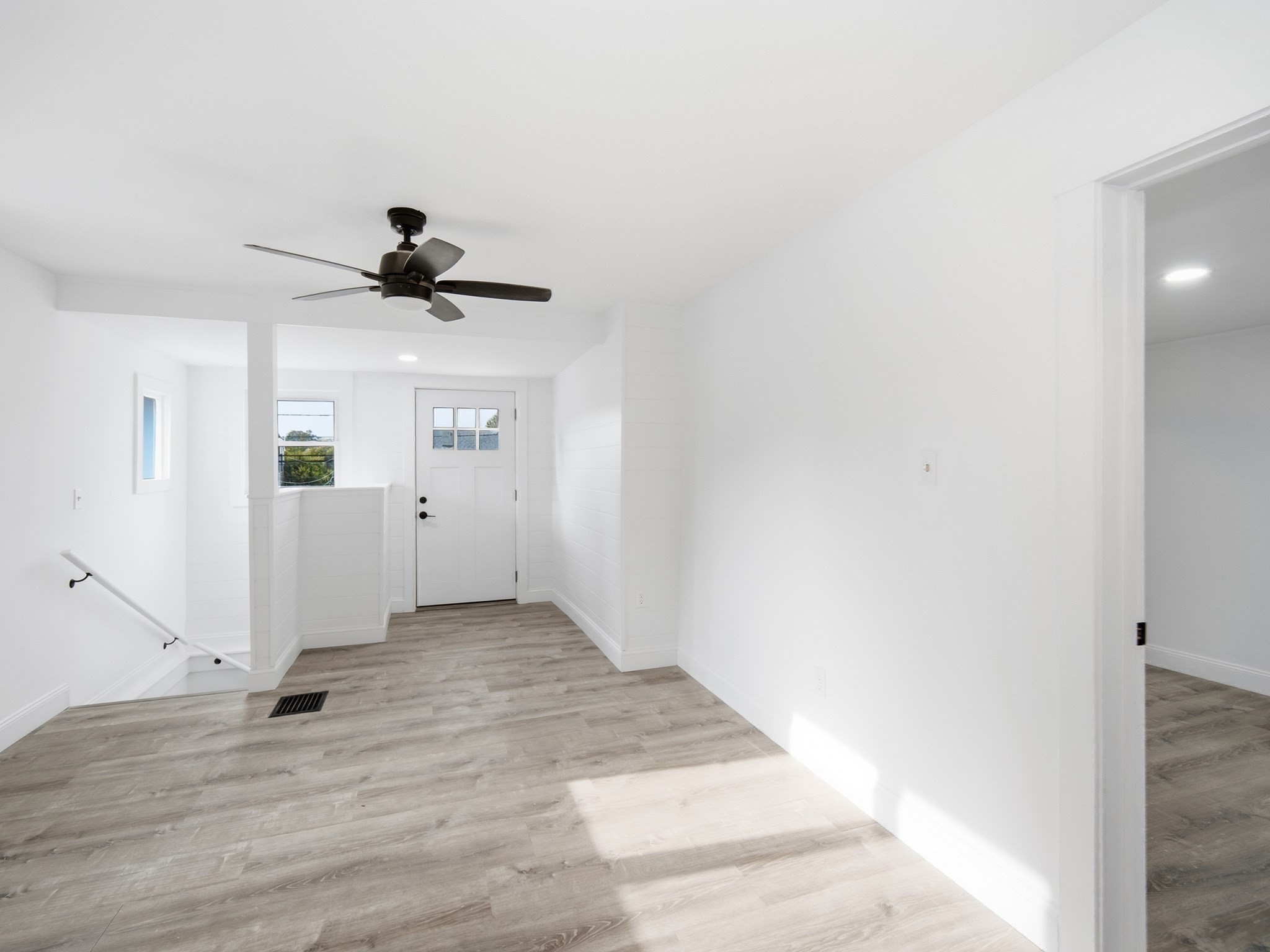 139 Spring St Property Photo 10