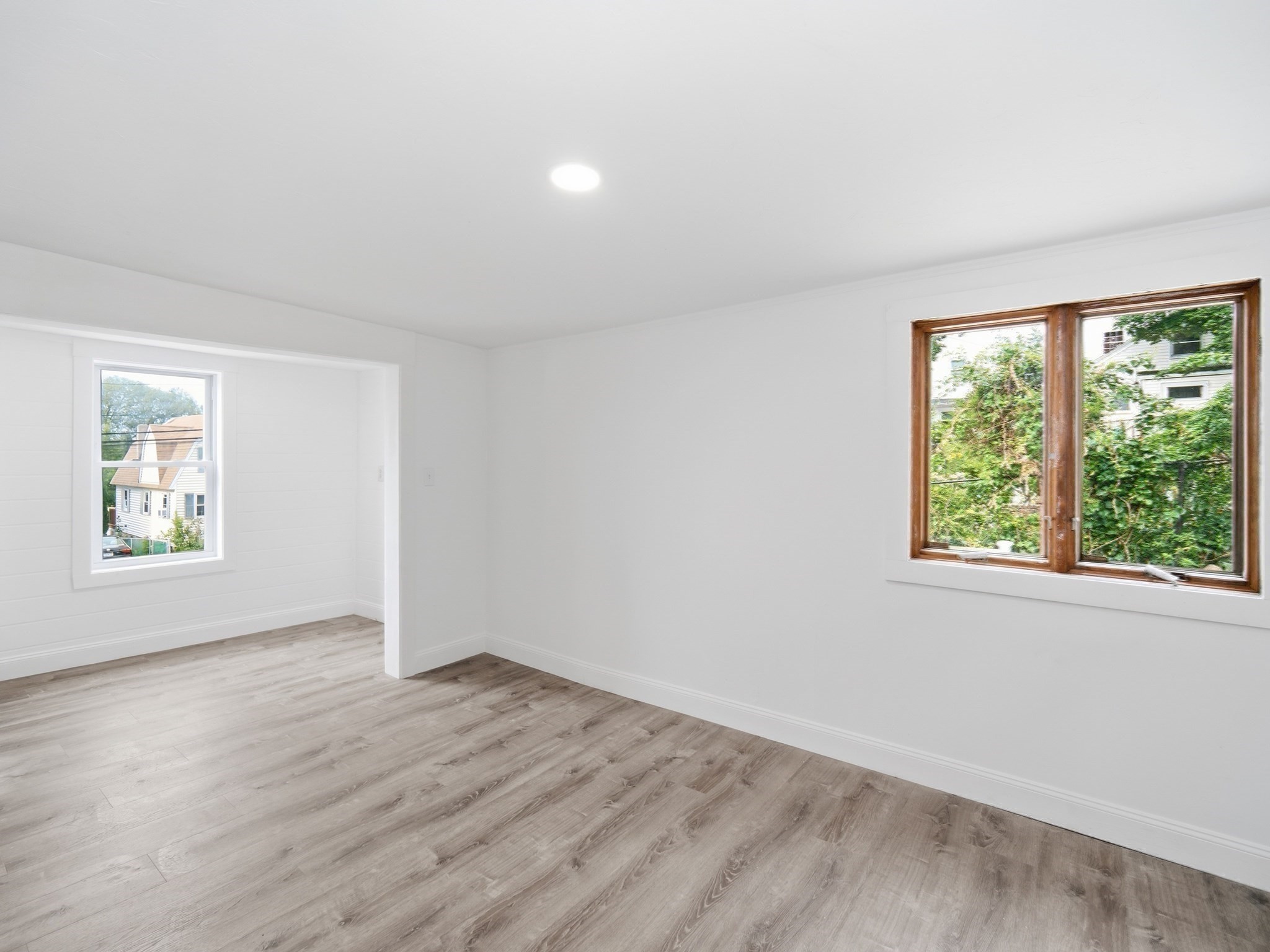 139 Spring St Property Photo 11
